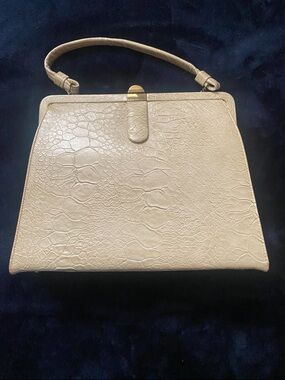 Vintage Woman’s White Purse Amazing Condition 1960s/1970s Hand Bag Purse